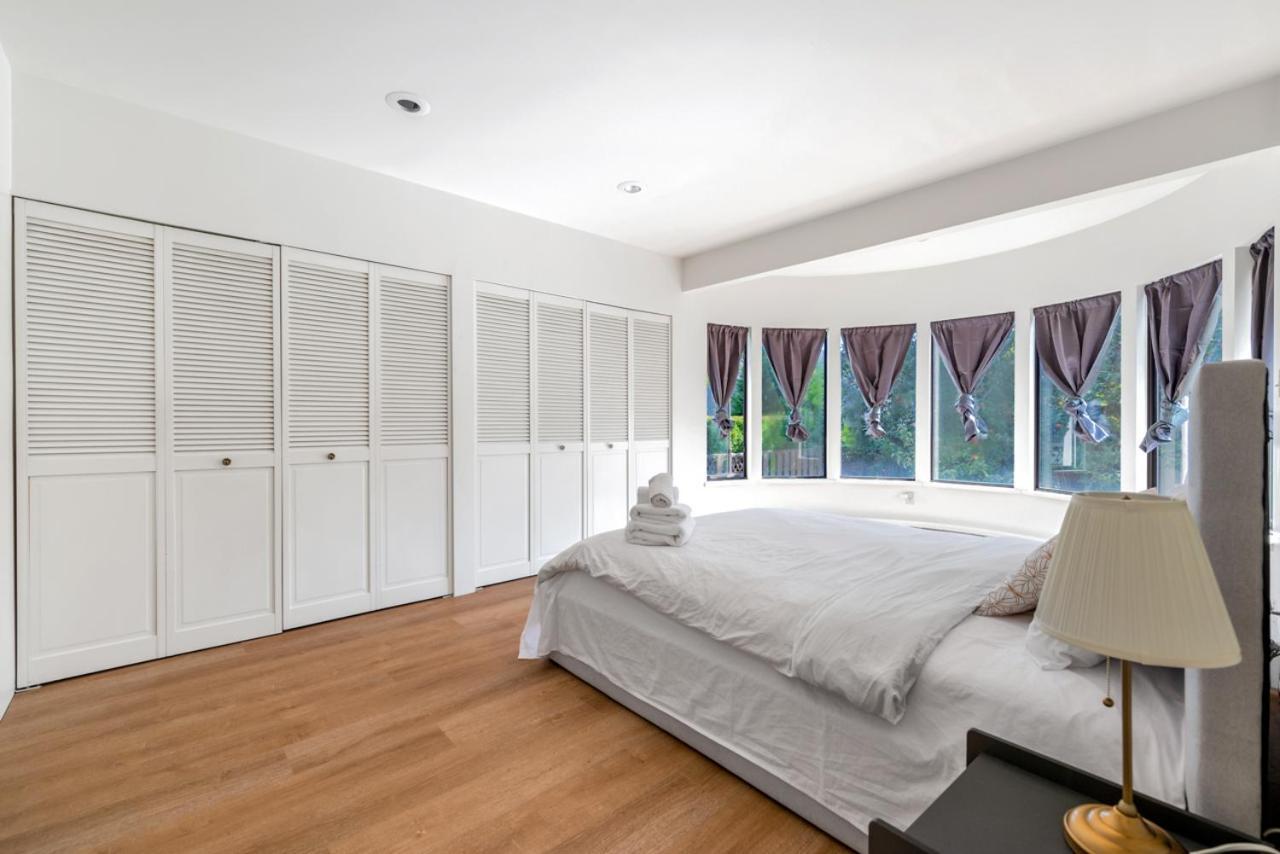 Sunny 1-Bedroom Private Rooms In Charming Vancouver Eksteriør billede