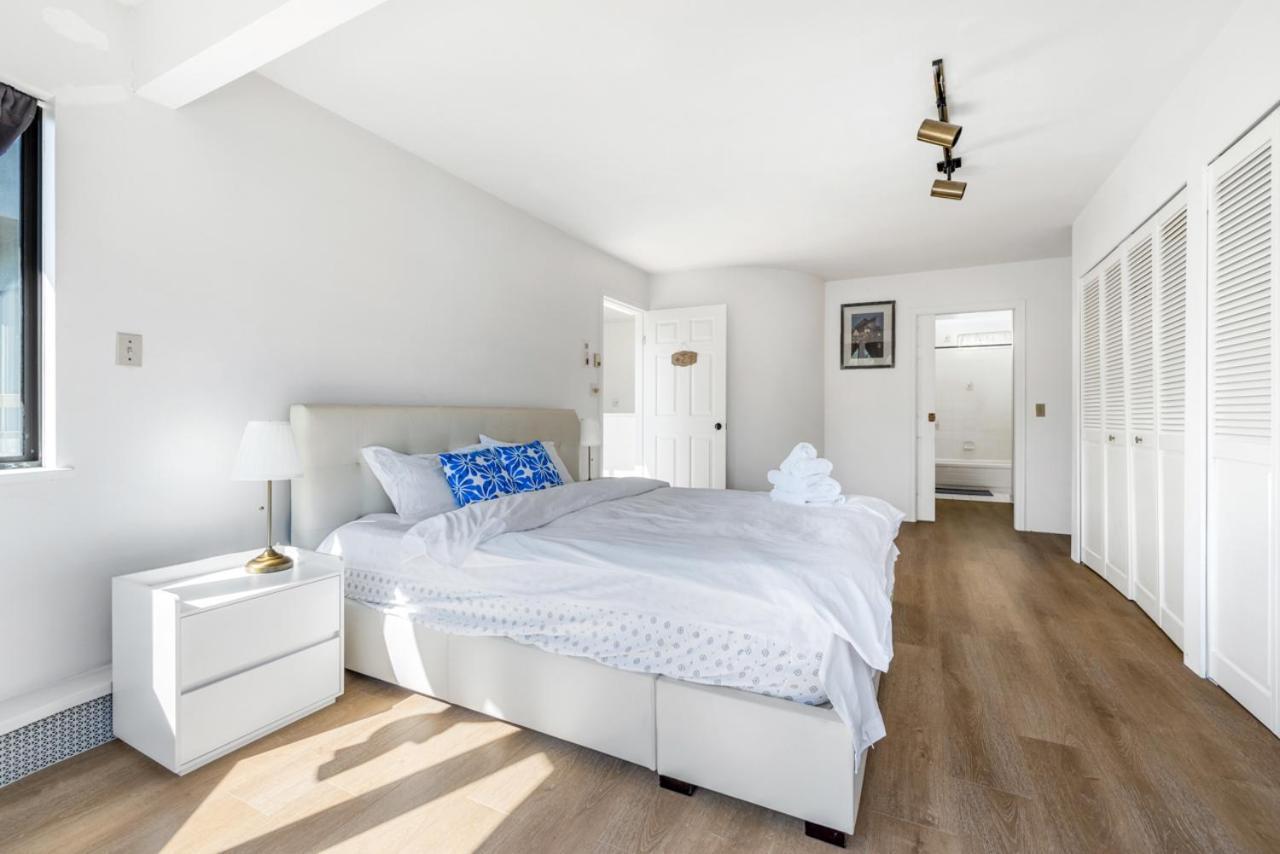 Sunny 1-Bedroom Private Rooms In Charming Vancouver Eksteriør billede